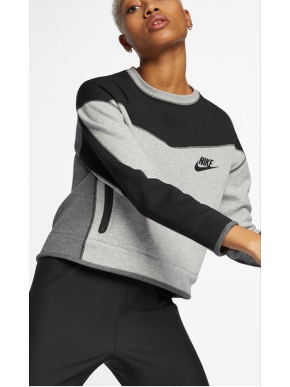 Nike Women’s Gray & Black Colorblock Crop Crewneck Fleece Sweatshirt Large